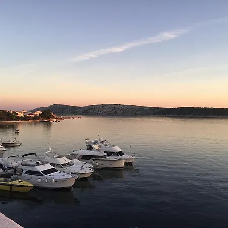 Captain's * Barbat na Rabu