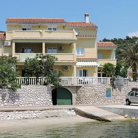 Captain's Barbat na Rabu