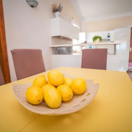 Captain's Apartman *