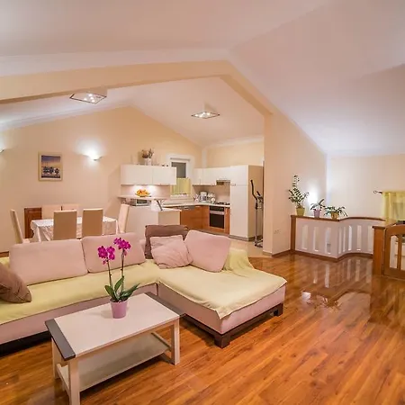 Apartment Captain's *