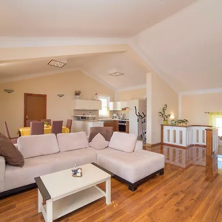Captain's Apartment Barbat na Rabu
