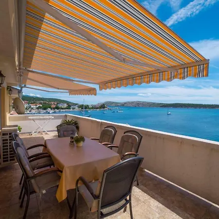 Captain's Apartment Barbat na Rabu