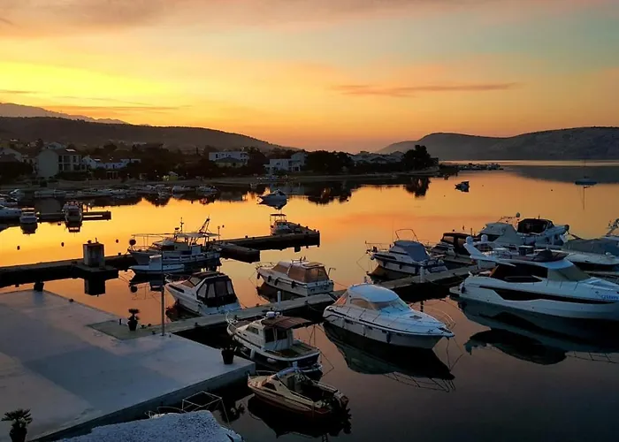 Apartment Captain's *