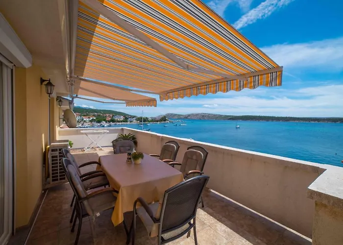 Captain's Apartment Barbat na Rabu